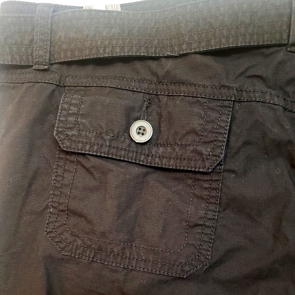 TOMMY HILFIGER ADJUSTABLE LENGTH BLACK BELTED CARGO SHORTS POCKETS SIZE 8 - Picture 10 of 10